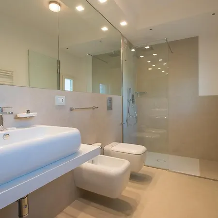 Affittacamere Le Bifore Charming House 3*