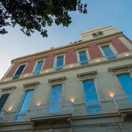 Affittacamere Le Bifore Charming House 3*